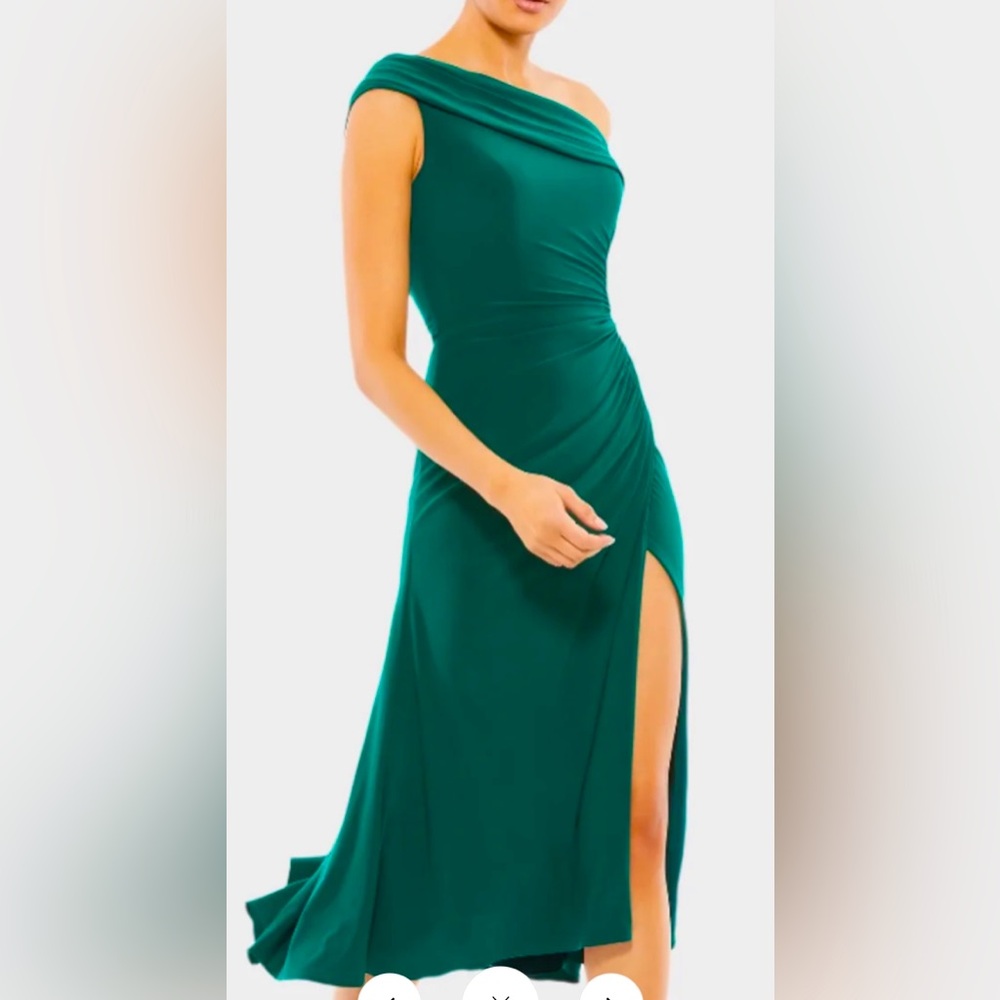Mac Duggal Emerald Green One-Shoulder Evening Gown with Thigh Slit